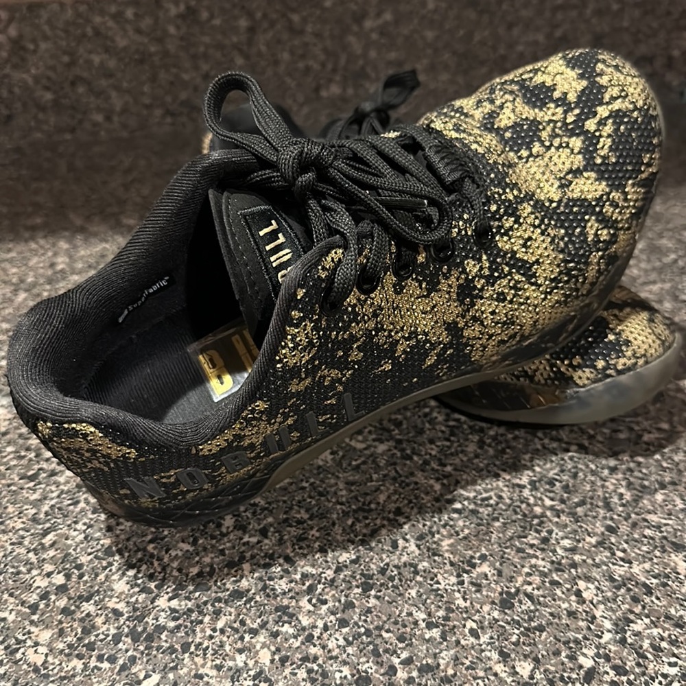 Women’s size 8 NoBull trainers. Lightly used.